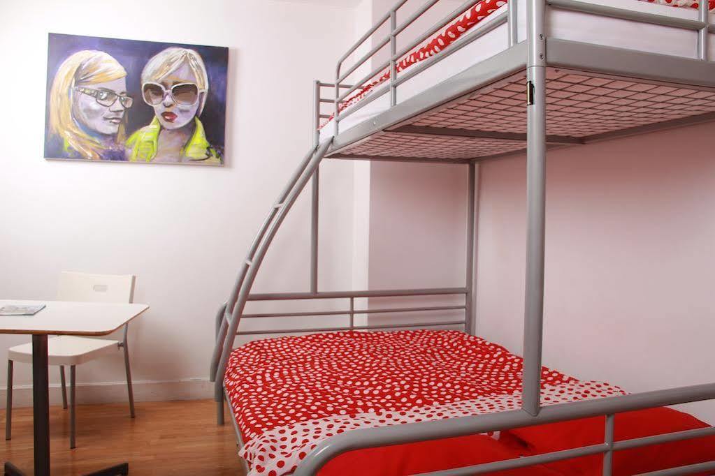 Brussels Hello Hostel Koekelberg Екстер'єр фото